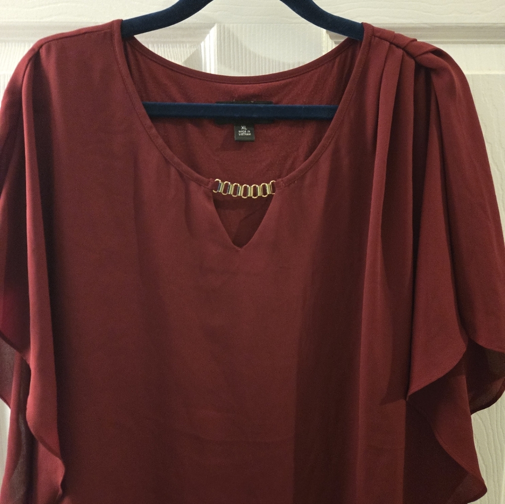Elegant Burgundy Women's Top - Picture 3 of 12